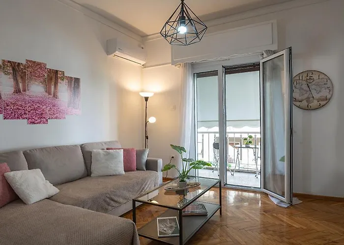 Entire Apt, 2Nd Floor, Next To Metro